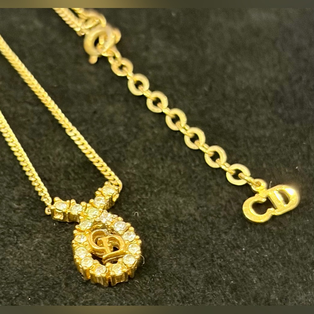 Vintage DIOR Necklace CD Logo Gold-Tone W/Rhinestones. Newly cleaned & Sanitized - Picture 6 of 12